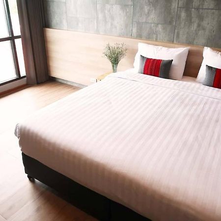 Sans Hotel Ratchaburi Экстерьер фото