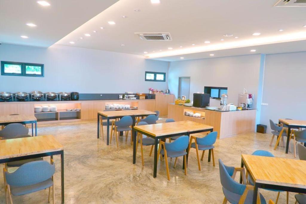 Sans Hotel Ratchaburi Экстерьер фото