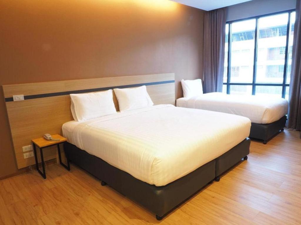 Sans Hotel Ratchaburi Экстерьер фото