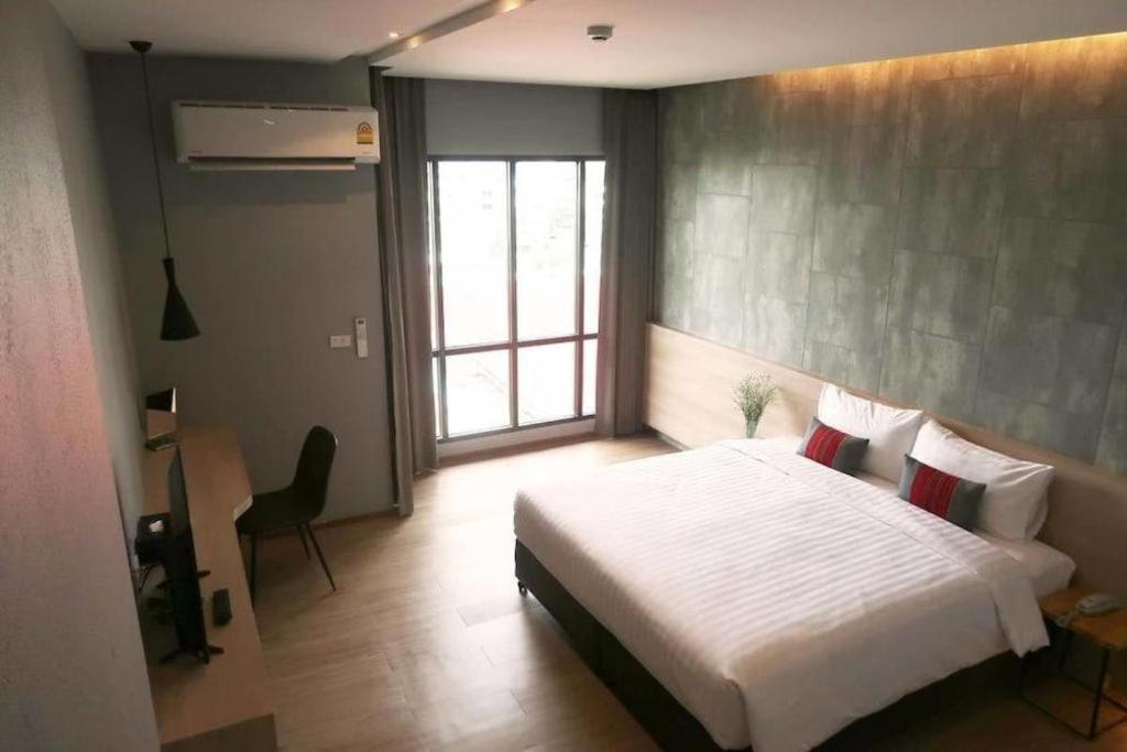 Sans Hotel Ratchaburi Экстерьер фото