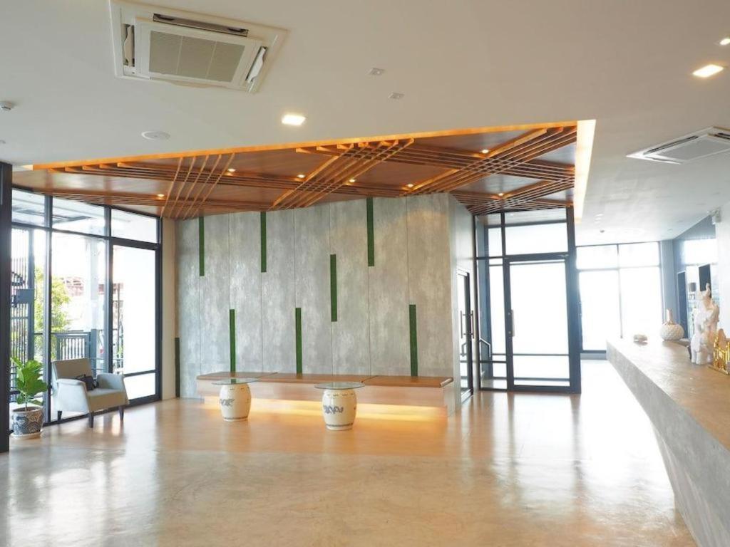 Sans Hotel Ratchaburi Экстерьер фото