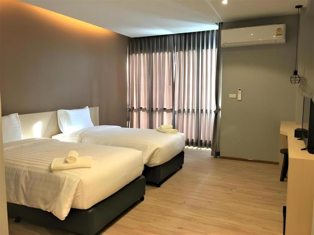 Sans Hotel Ratchaburi Экстерьер фото