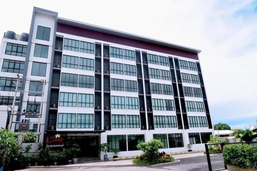 Sans Hotel Ratchaburi Экстерьер фото