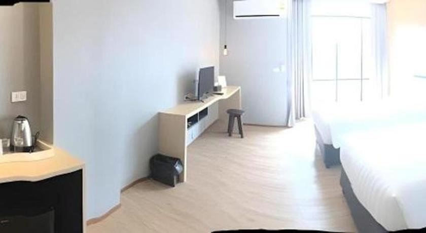 Sans Hotel Ratchaburi Экстерьер фото